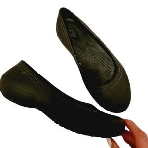 CROCS BLACK SLIP ON SUMMER SHOES SIZE 8